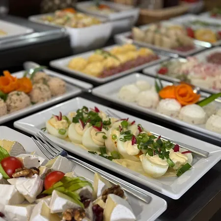Karpacki & Spa - Blisko Wyciagu, Restauracja, Sala Zabaw, Bar 24H (Adults Only)-3